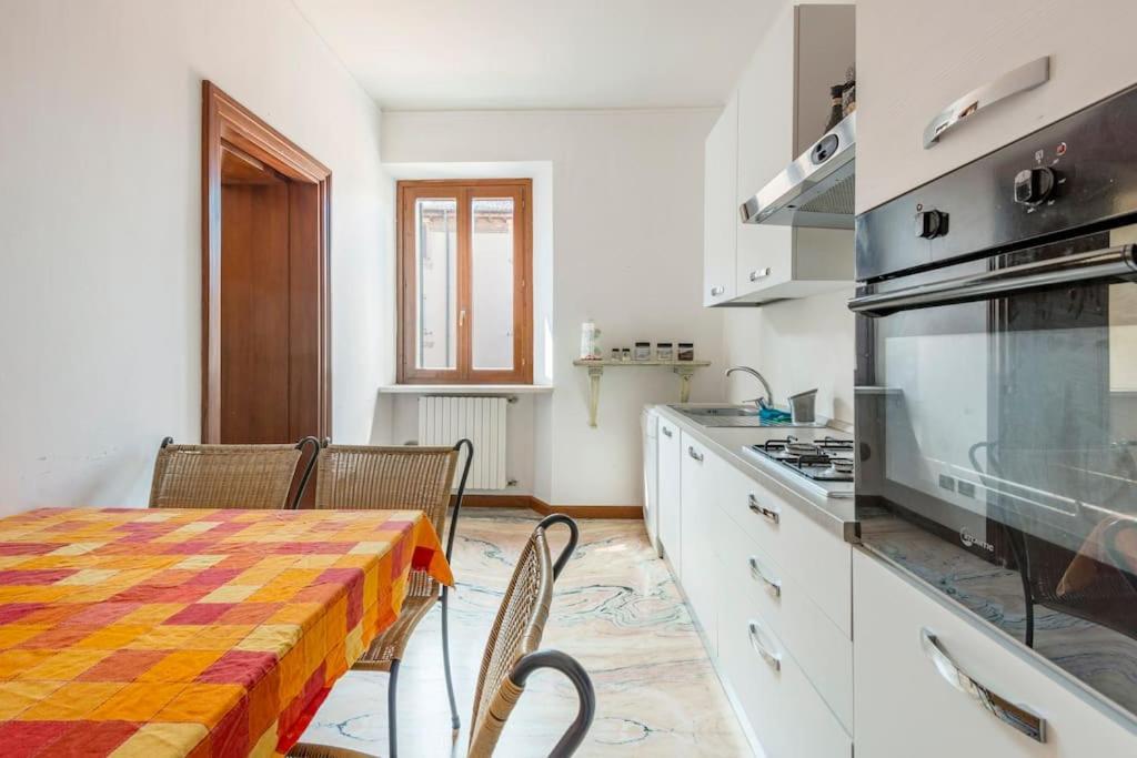 Apartment Under The Basilica Of Sant'Andrea Mantova Exterior photo